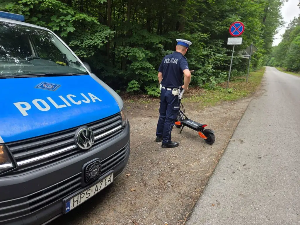 Zatrzymano 20-letniego cyklistę na hulajnodze. Był pijany i bez dokumentów